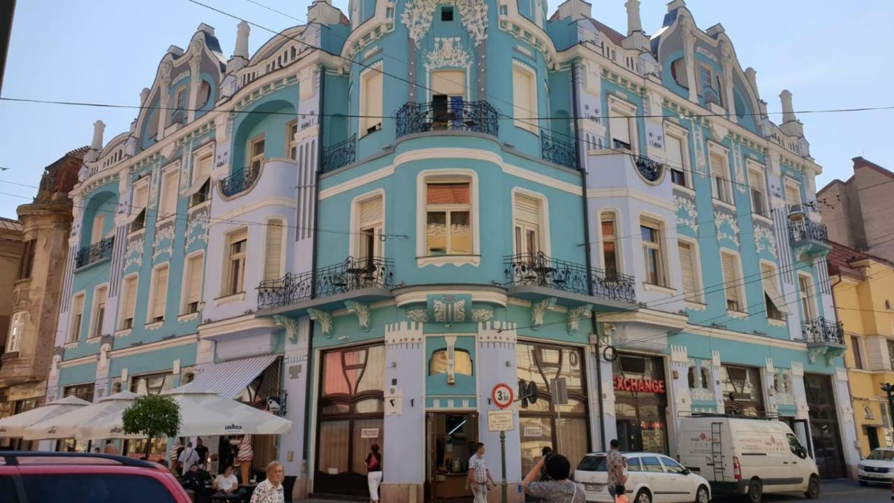A Piece Of History In Moscovitz Palace Oradea Exterior foto
